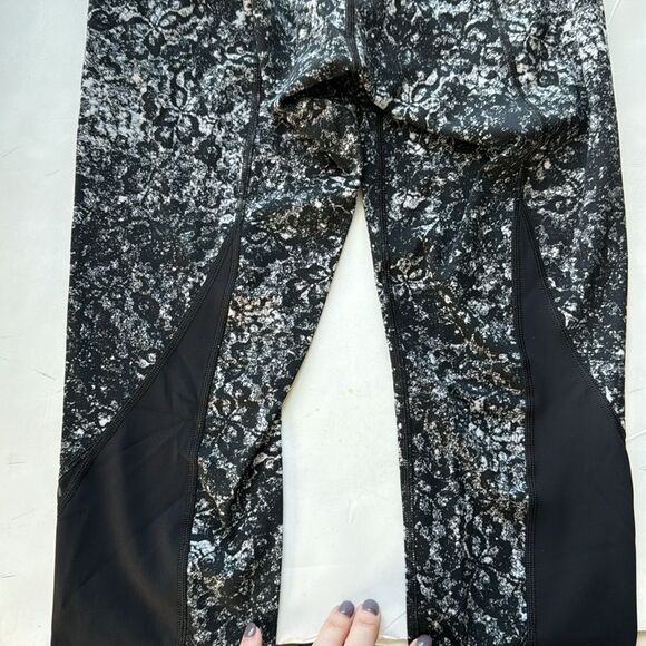 Lululemon Women’s 6 Wunder Under Crop *Scallop 23" Achromatize Ice Grey Black - Picture 12 of 16